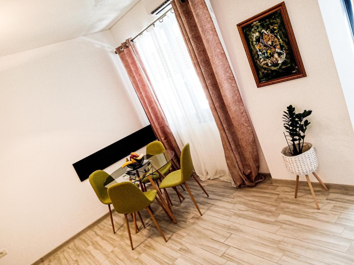 Ric Apartament Navodari Exterior photo